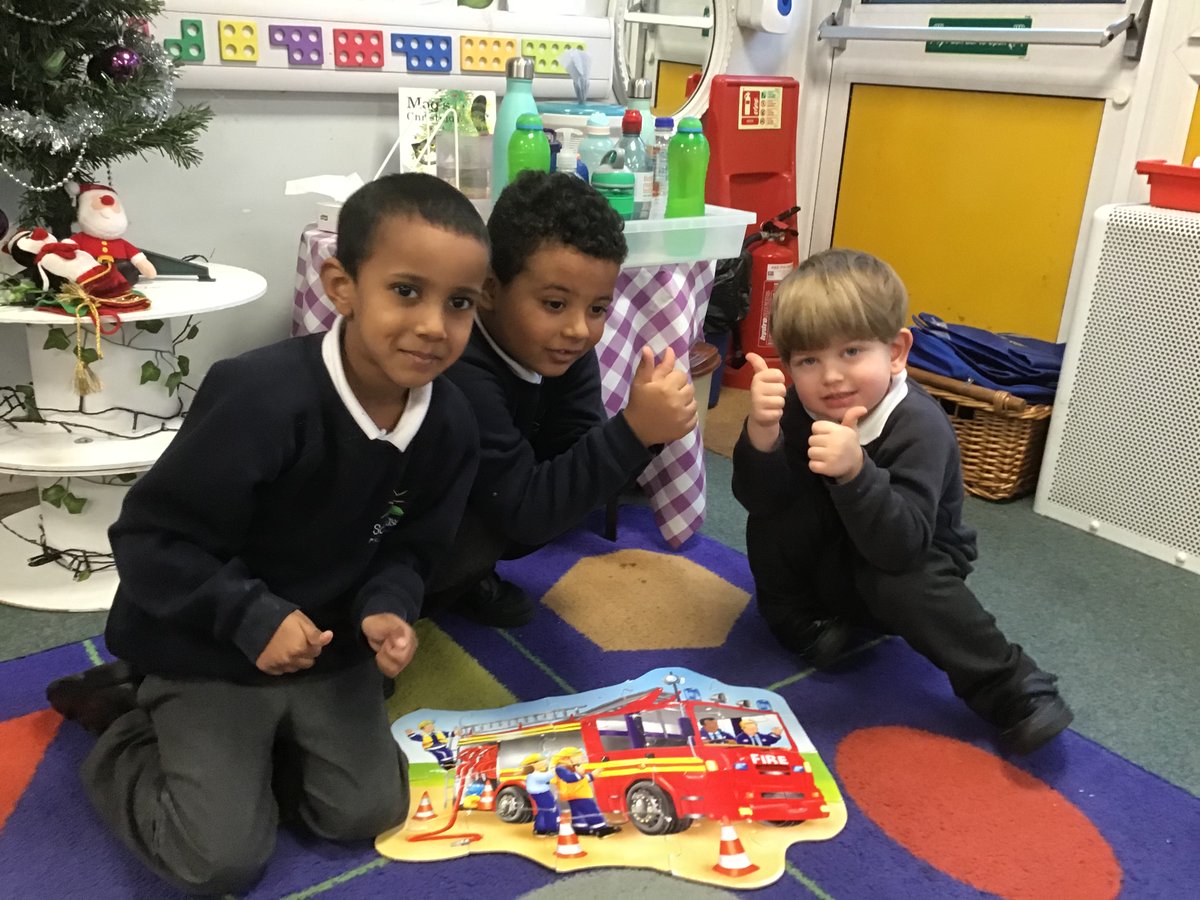 southriseschool's tweet image. Jigsaw puzzle round robin this afternoon! Great problem solving and fantastic teamwork! #southriseeyfs #problemsolving #talkforlearning