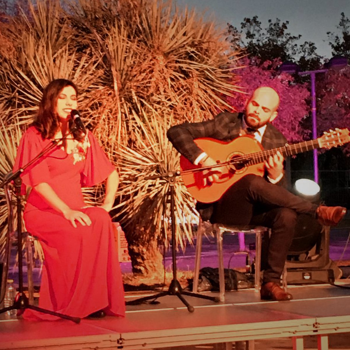 ❤️Amigos y amigas, quiero compartiros unas imágenes del Festival de Arte Rendibú  🔥que tuvo lugar el pasado fin de semana.

#MariaJosePerezcantaora #MariaJosePerez #cantaoraflamenco #flamencosinger #flamenco #flamencostyle #arteflamenco #arteflamencoandaluz