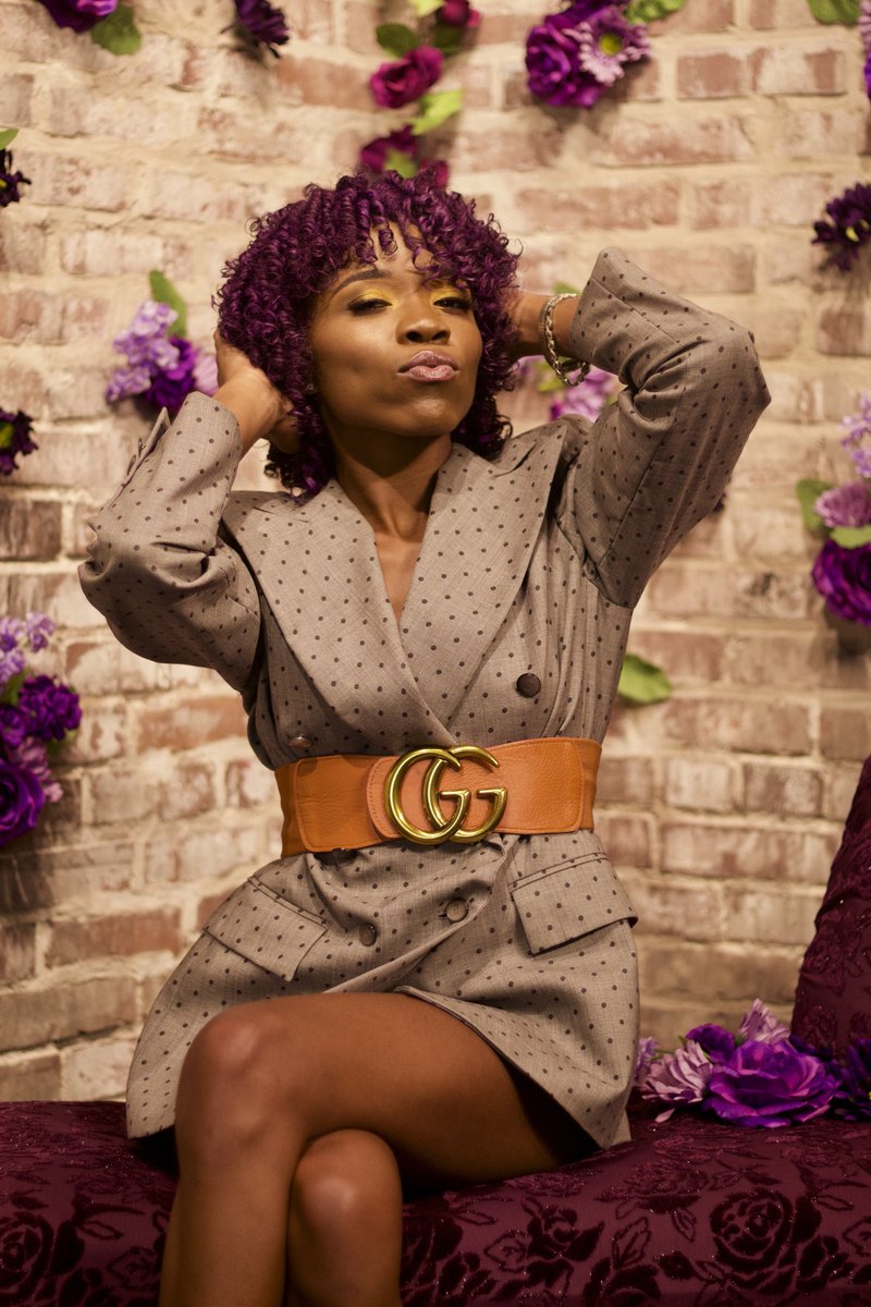 _BeautifulDADA's tweet photo. Just in time for the New Year... allow me to reintroduce myself 🌱
#LetGodMature #TeachPeace #memphismodels #blackmodel #naturalista #blackgirlmagic #PurpleReign #newme #bookme https://t.co/9iCC42SMIe