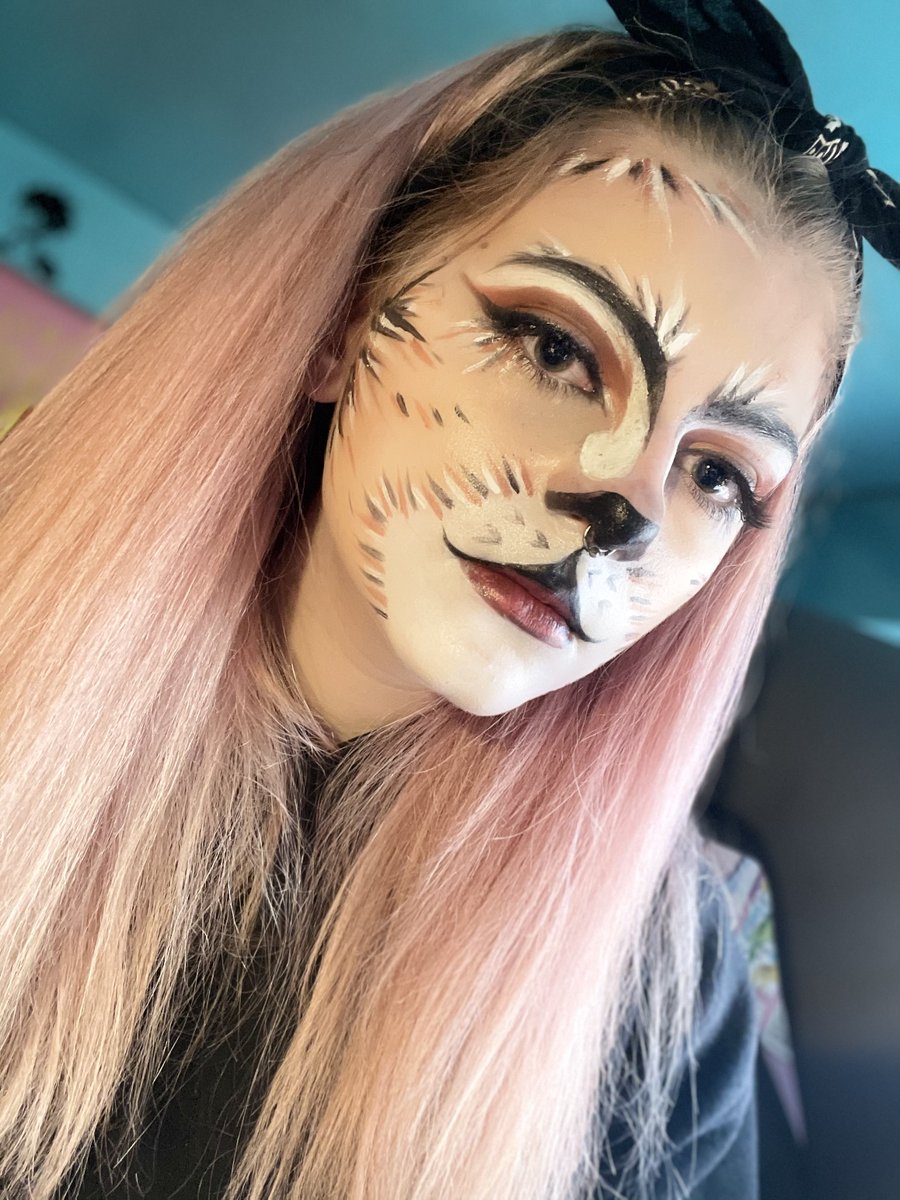 BrettKustigian's tweet photo. Congratulations to Ava who is 1 of 5 finalists in the virtual TAMY Awards November Challenge for Make-up Design.  The winner will be announced next week on 12/15. Good luck! https://t.co/O3dnLTmrpo