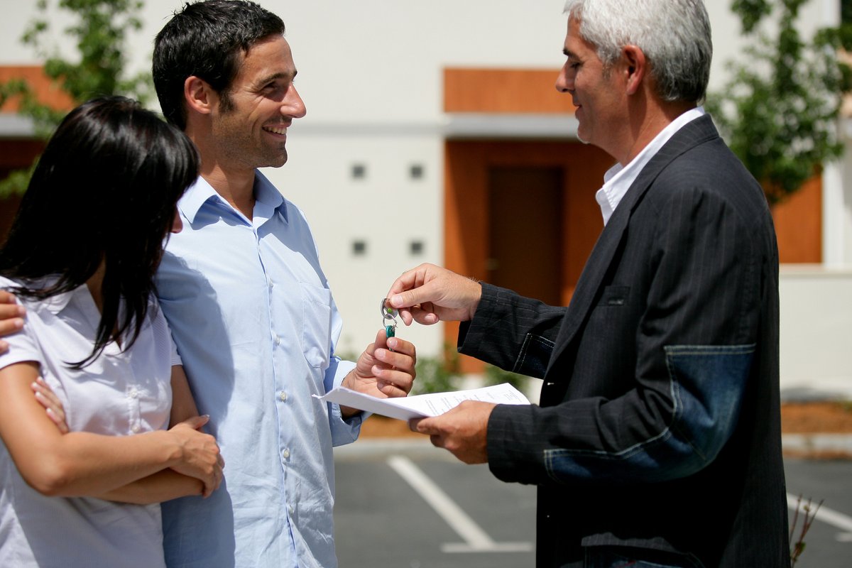 TopTierRealty's tweet photo. Own multiple #properties across the valley but can't check up on all of them? If so, consider our #landlord department services to make sure everything is running smoothly at all your properties. https://t.co/aQ1idivn8U
