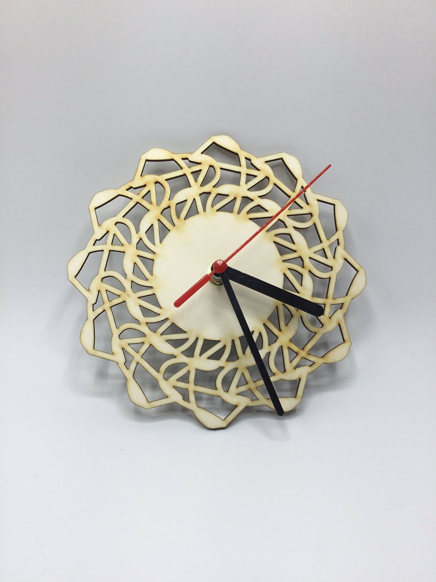 strichards_dt's tweet photo. Year 7 making clocks and a full enrichment club after school. A selection of enterprise projects as they learn the basics of CAD and Lasercutting @StRichardsCC https://t.co/2txtvGwwH8