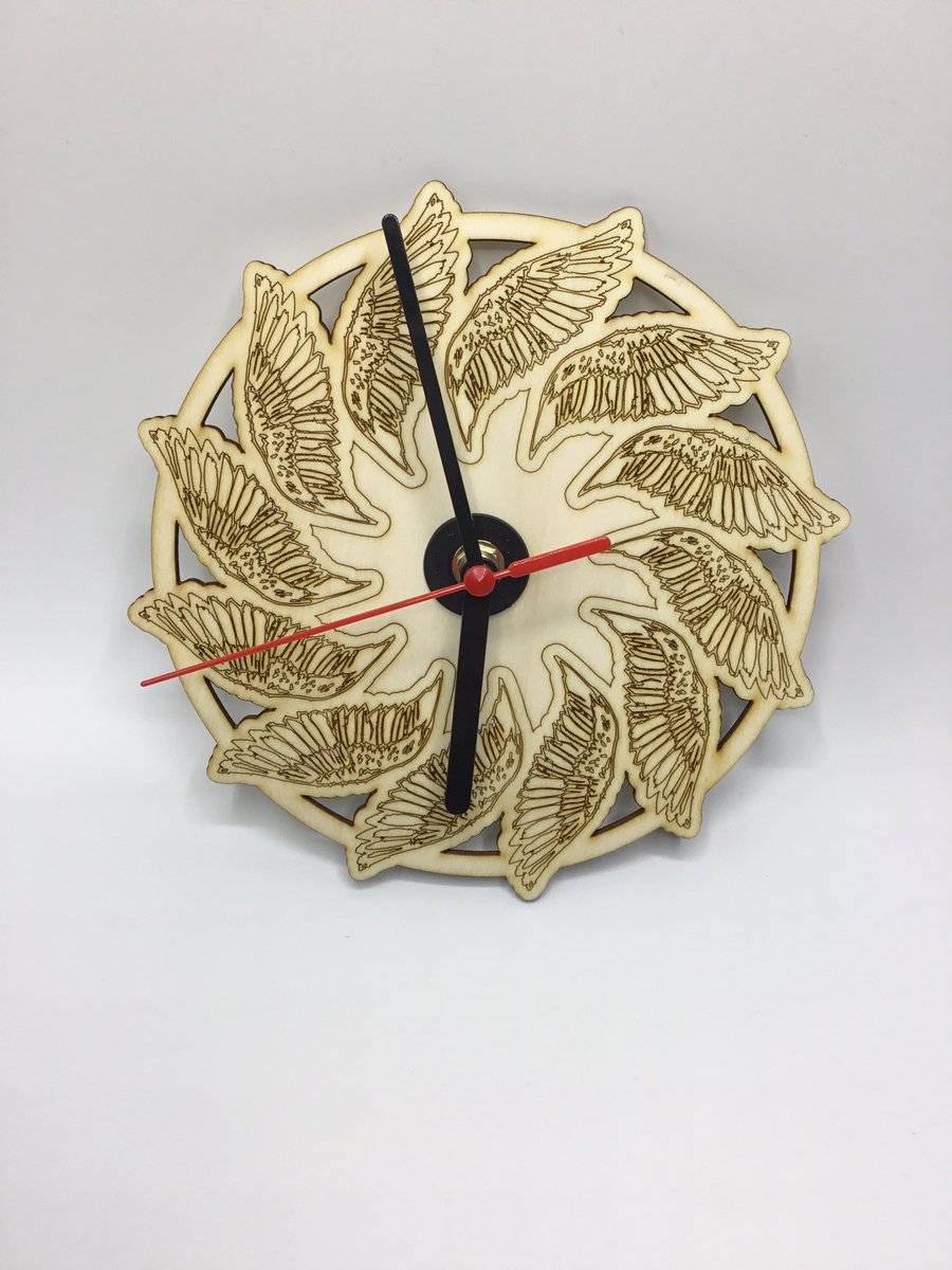 strichards_dt's tweet photo. Year 7 making clocks and a full enrichment club after school. A selection of enterprise projects as they learn the basics of CAD and Lasercutting @StRichardsCC https://t.co/2txtvGwwH8