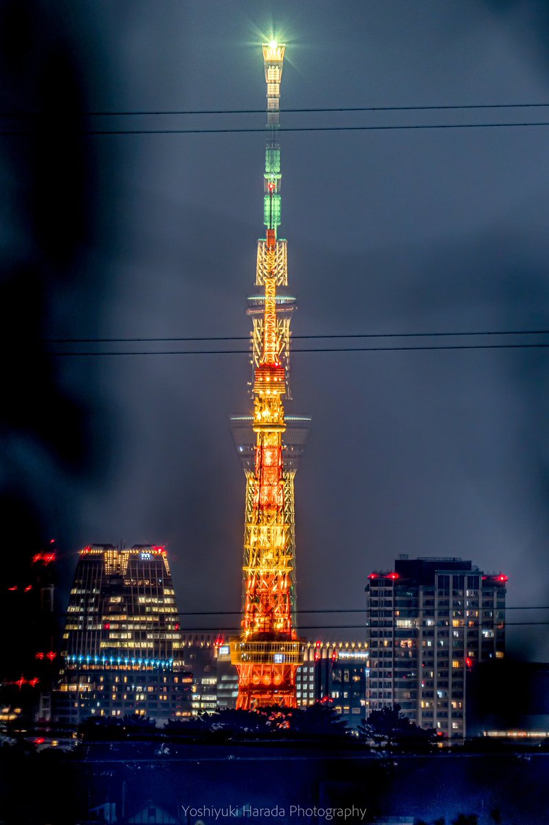 スカイツリーと東京タワーが重なり 東京スカイタワー が爆誕 美麗な写真に盛り上がる皆さん Togetter スカイツリーと東京タワーが重なり 東京スカイタワー が爆誕 美麗な写真に盛り上がる皆さん Togetter