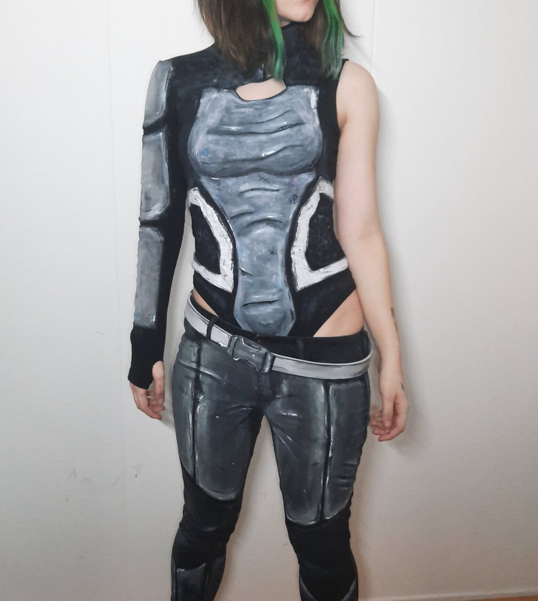 Shibucup's tweet photo. COSPLAY UPDATE :)
hey guys I realised that I forgot to update you guys on my #mayacosplay This is all I've made so far. I've already made all the paterns for the coat, and I'm gonna try my best to make it look as good as possible! https://t.co/2TudCLgh2S