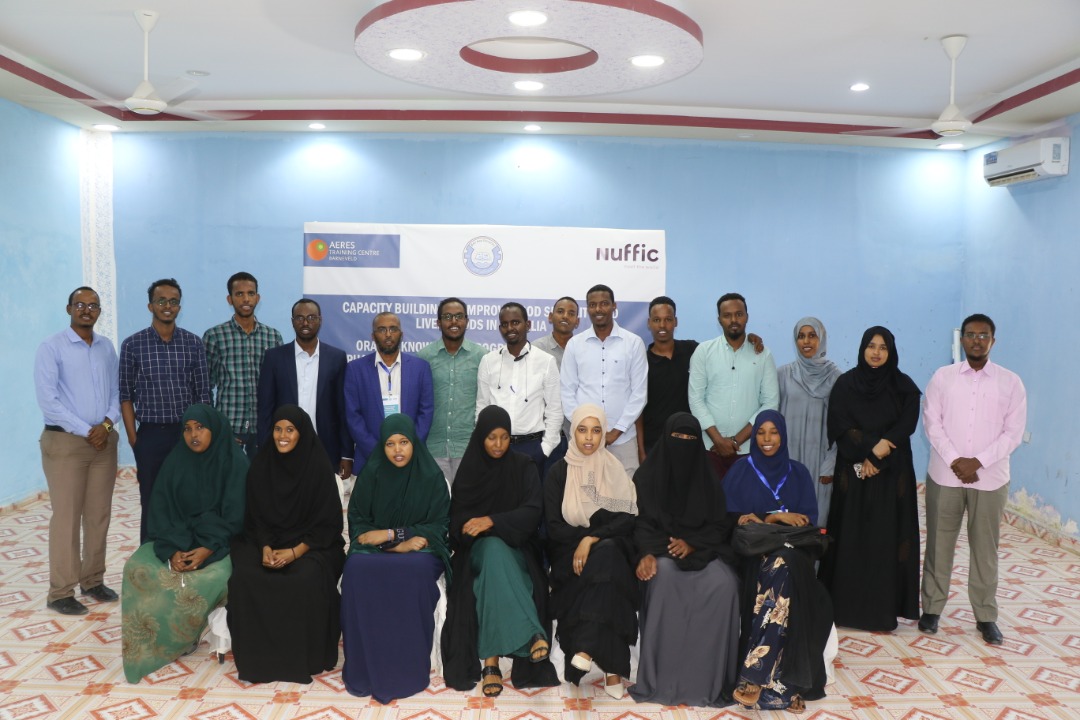 ahmedsaid_moh's tweet image. We officially closed two weeks training on animal feed and fodder production in Garowe, Somalia. The programme is an #OrangeKnowledge program funded by @DutchMFA through @NufficGD. @CursusDier and @RSUsomalia organized the event as training provider and lead partner respectively.