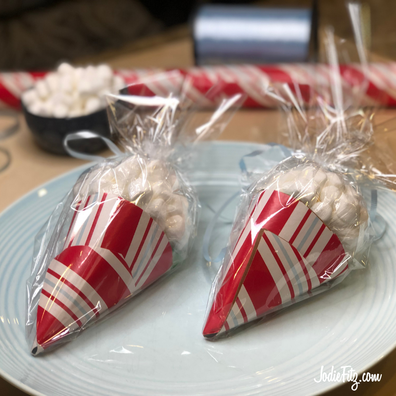 JodieFitz's tweet photo. Hot Cocoa Cones are easy to make, they are perfect for kids to craft and give to their friends and they are great homemade classroom gift(s). https://t.co/cnQmF0Spqm https://t.co/ucEJDzkcnf