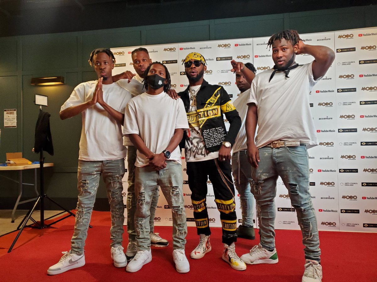 876ixU's tweet photo. @MOBOAwards experienced Dancehall last night 🇯🇲🇯🇲
@Stylog Respect for the opportunity ✊🏾 https://t.co/Acsn7oJIOk