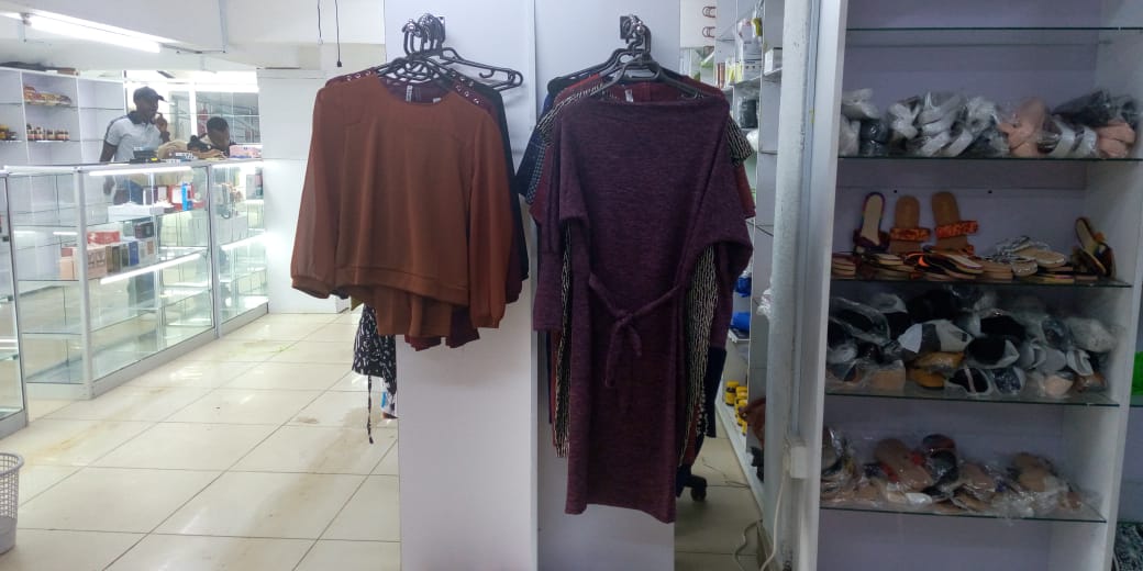 harry_bona's tweet photo. If you need affordable display shelves in town then @NotifyLogistics is your plug #SellMoreWithNotify https://t.co/sPk817kXjm