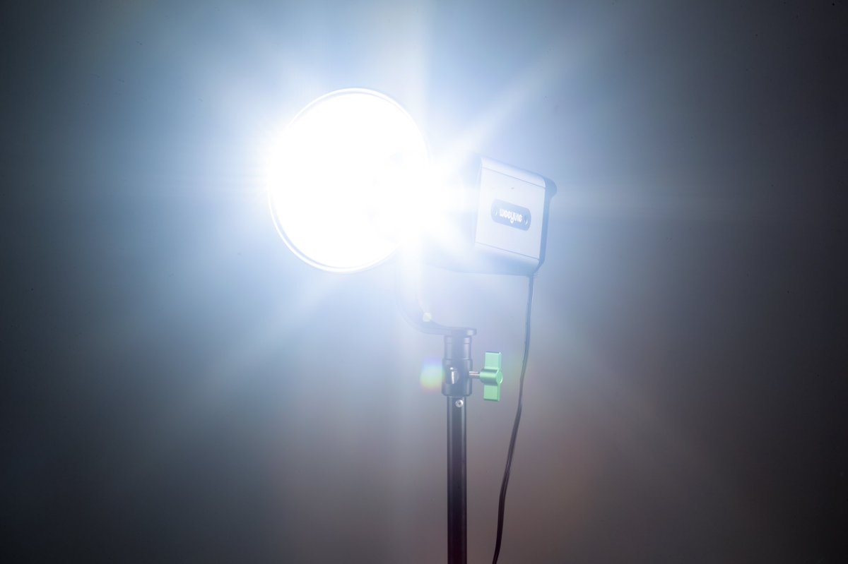 weeylite's tweet photo. Compact body with high brightness output.【WEEYLITE ninja 200】💡
.
.
.
.
#weeylite #weeylitenewarrival #weeyliteninja200 #weeylitecoblight #stuidolighting #viltroxlight #viltrox #viltroxlighting #bicolorCOB #filmmaking #filmmakersfriday #supportindiefilm #fashionfilmmaker https://t.co/BdRwQJGayD