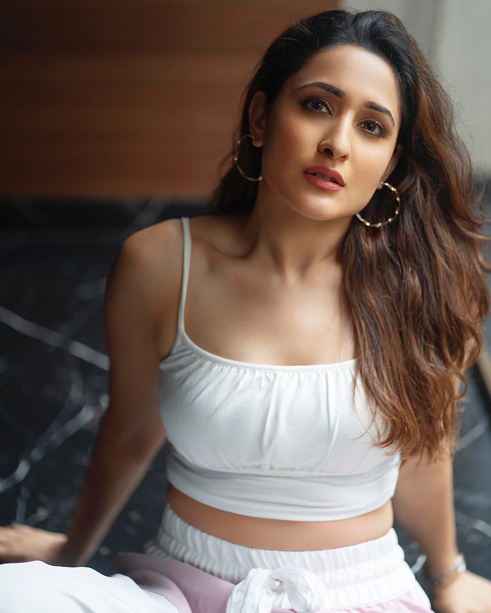 Pragya Jaiswal on X: Either you run the day or the day runs you 💥  t.co22xHR1hvcG  X