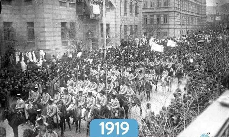 BugraCeceli's tweet photo. "Zaman değişir,
tarihi gerçek değişmez;
Edirne'den Bakü'ye vatan birdir!"
#Atatürk #EnverPaşa #NuriPaşa
#Azerbaycan #Türkiye https://t.co/BnxAPbxujz