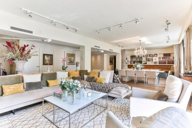 MiozziSimone's tweet photo. Las preferencias inmobiliarias de franceses, italianos, británicos y alemanes, contrasta con el interés por la obra nueva de estadounidenses, mexicanos, venezolanos, colombianos y chinos.
(FUENTE IDEALISTA)
#preferenciasinmobiliaria #lujo #marketnavigator #redpremium https://t.co/njsB27aRjD