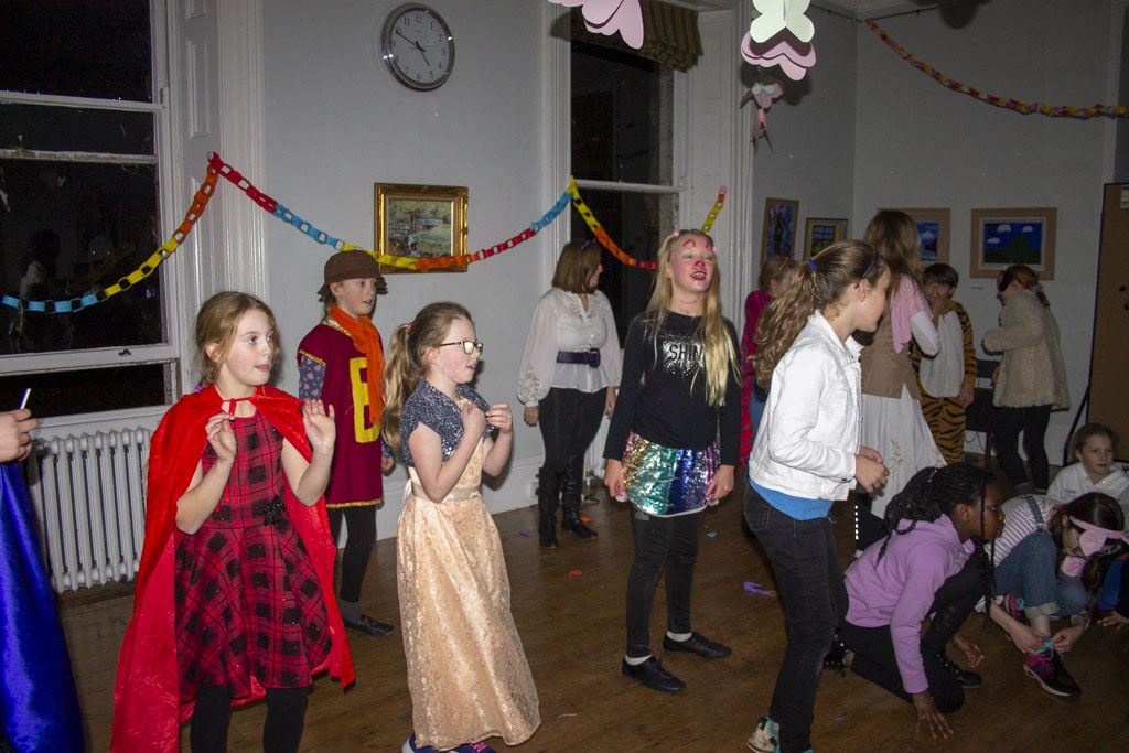 BryanstonPrep's tweet photo. End of term #ChristmasParties! This year’s theme was #NurseryRhymes and #FairyTales👸🐉🔮, organised and run by the #GapStudents!
The children got to #dressup #festive and everybody had a great time, as is evident from all the big smiles in the photos below!☺
#knightonhouse https://t.co/qvYsqcB5pV