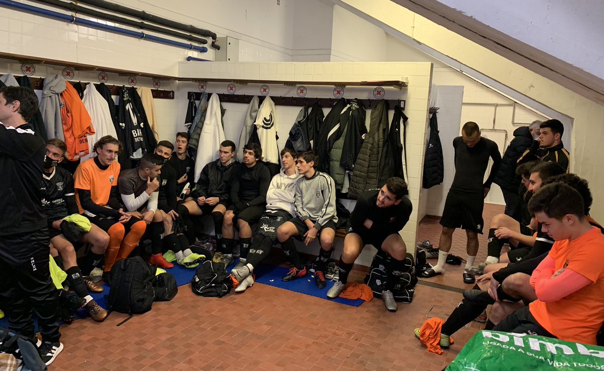 FTirsense's tweet photo. 📸 #SenioresB |1-1| ⚽️ Rafa Pinheiro
😤 Empate injusto na cidade do Porto. Contudo, os nossos jovens só podem sair de cabeça erguida 🦁💪 https://t.co/jsNDGAIOE7