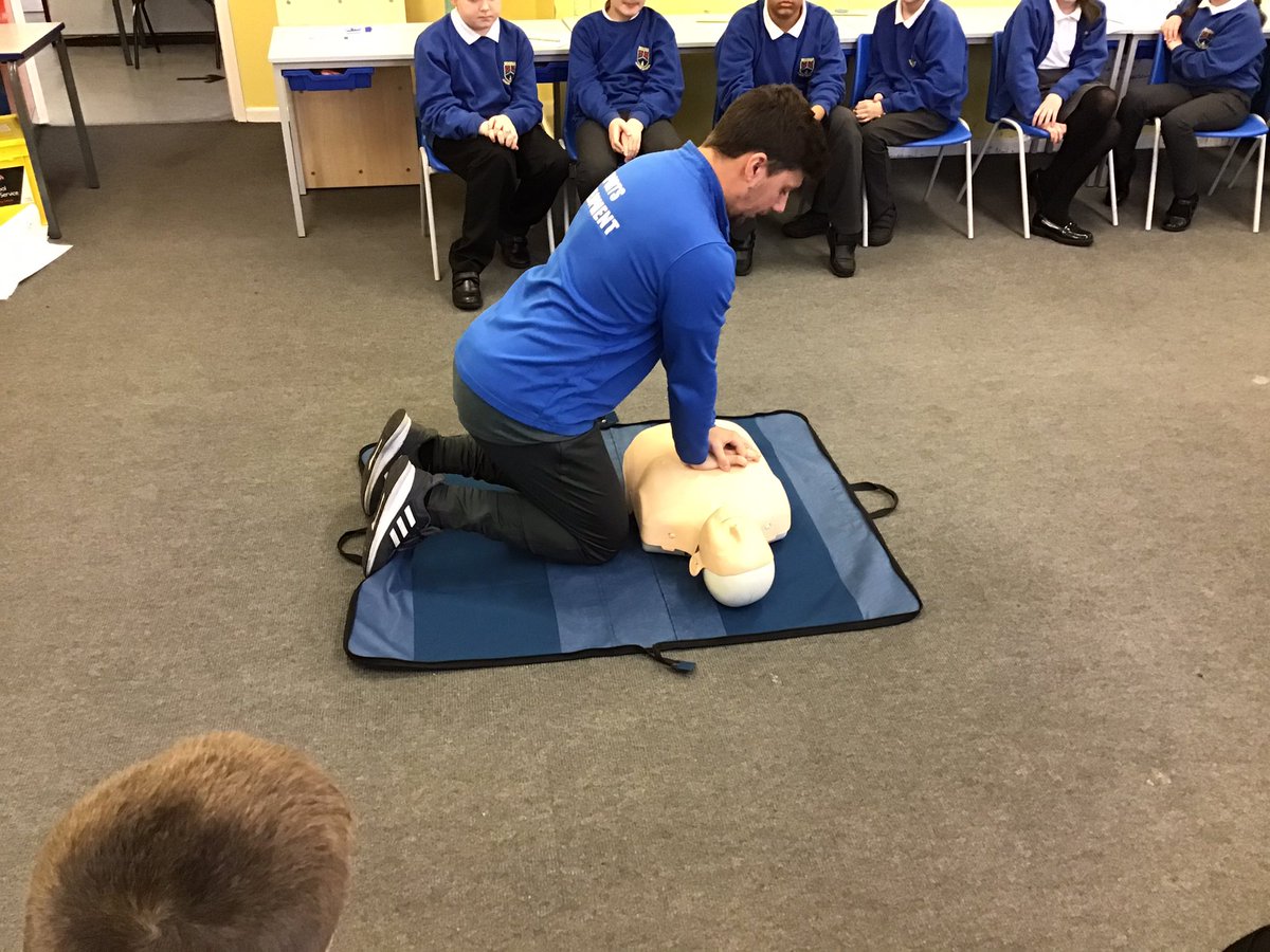ChimpsYear6's tweet photo. Chimp’s class really enjoyed their #heartstart training from @SouthRibbleSSP today! #lifesaving #iknowcpr https://t.co/0x1aZ3mKcf