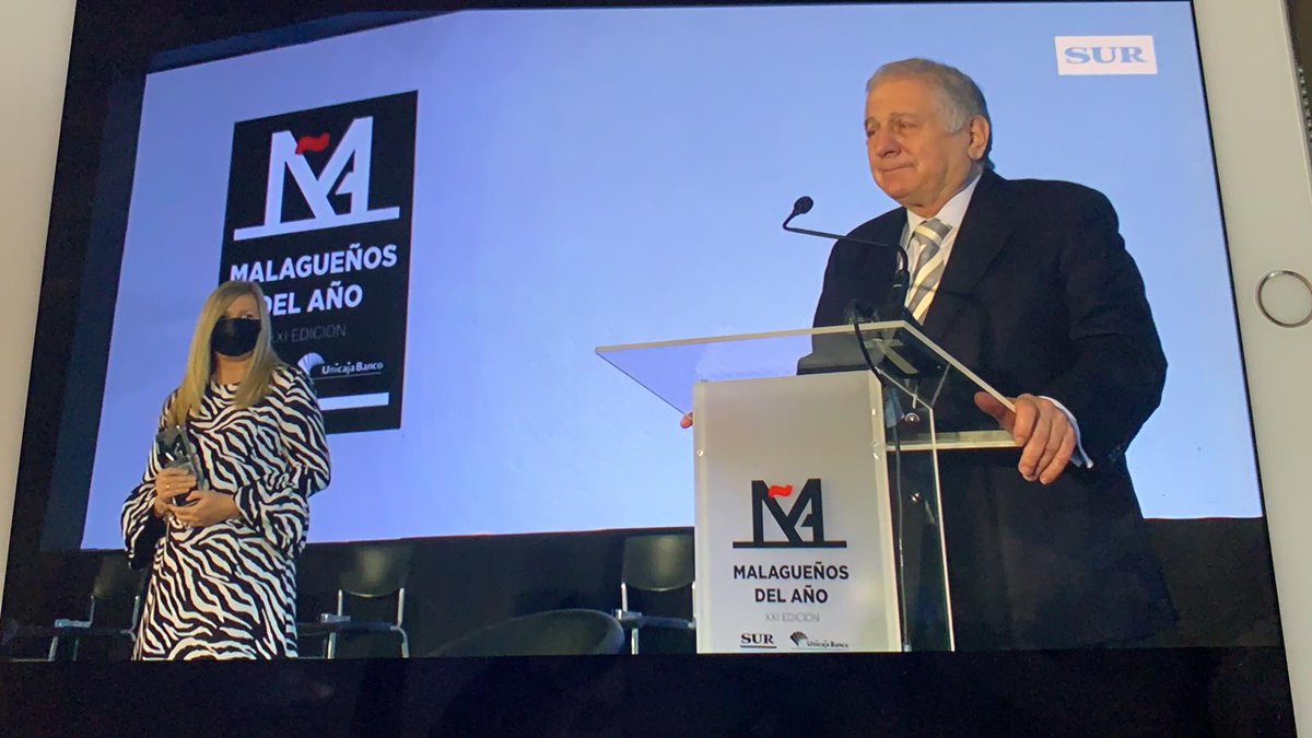 GrupoPenarroya's tweet photo. Gracias a todos los que formáis parte de este proyecto y habéis hecho posible que recibamos el #premio #MalagueñosDelAño de #Turismo que otorga @DiarioSUR en una mañana muy emotiva para toda la familia Peñarroya🤗
#Málaga #empresafamiliar #RSE #somosHoliday @Holiday_World https://t.co/LmYZHI2LK3