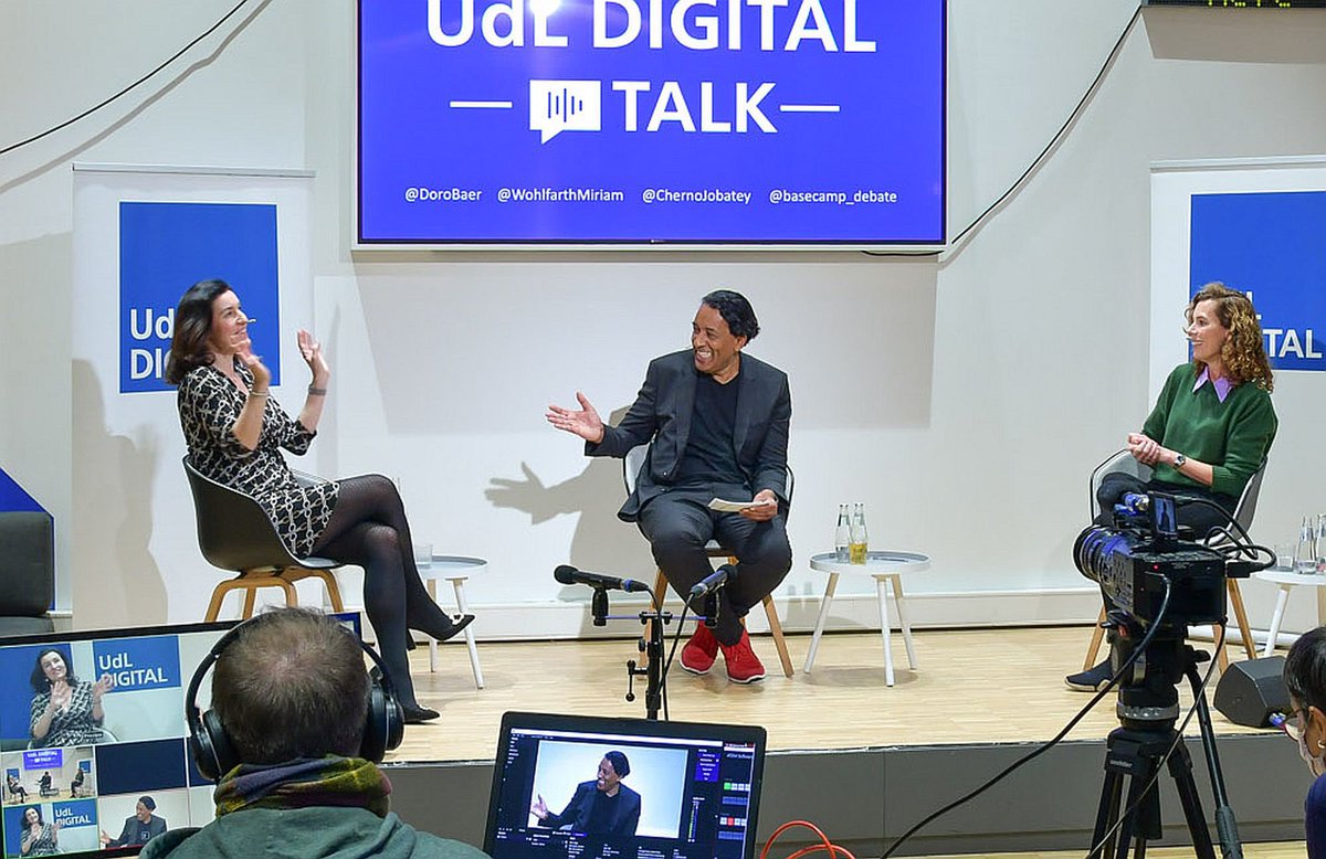 ChernoJobatey's tweet photo. Nachhaltiger #Digitalisierungsschub durch #Corona? Muntere Diskussion mit #Digital-Staatsministerin @DoroBaer &amp; @Ratepay’s @WohlfarthMiriam bei #UdLDigital-Talkshow.🎤

Great #Talkshow with #Germany‘s Minister of State for #Digitization Doro Bär &amp; #RatePay’s Miriam Wohlfarth.🎤 https://t.co/KpiOwNDvBi