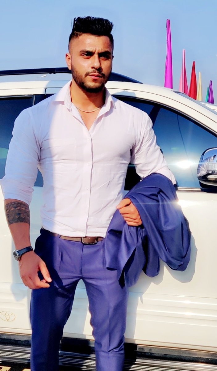 kulvind52172839's tweet photo. Onwards and upwards
#menmotivation #BusinessDubai #formals https://t.co/duuClywCwz