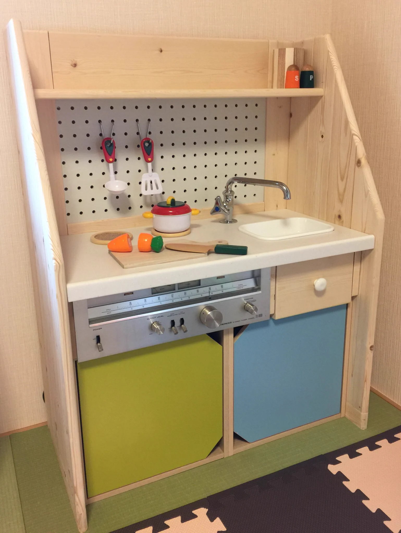 だんなさまが子供達のために作られたDIY作品がとても素敵です。