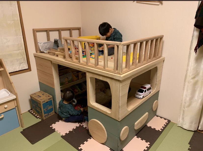 だんなさまが子供達のために作られたDIY作品がとても素敵です。