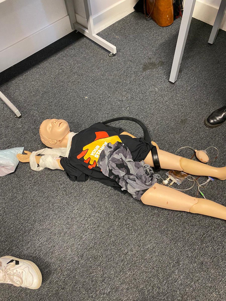 alwaddington's tweet image. Another successful session @yourstancebls in collaboration with @LDNairamb physicians response unit team! Good haemorrhage control techniques taught. Always so impressed at how quickly they pick things up! #stopbleed #teaching #volunteering @kazattacks thank you!