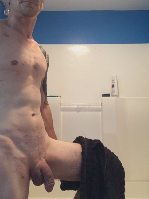 Come check out my onlyfans free to sub right. But not for long so hurry https://t.co/FQ3iftXJBH https://t