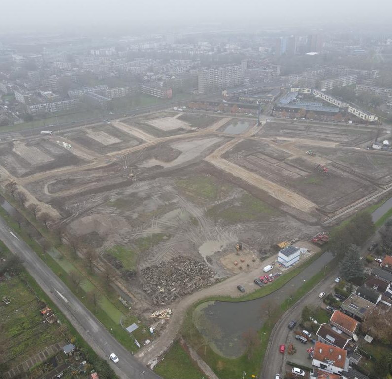 Na heel veel jaren geploeter achter bureau’s en vergadertafels is er buiten iets zichtbaar van Vrijlandt (voorheen Smeetsland) in Rotterdam Zuid! #nprz #havensteder #Ballast