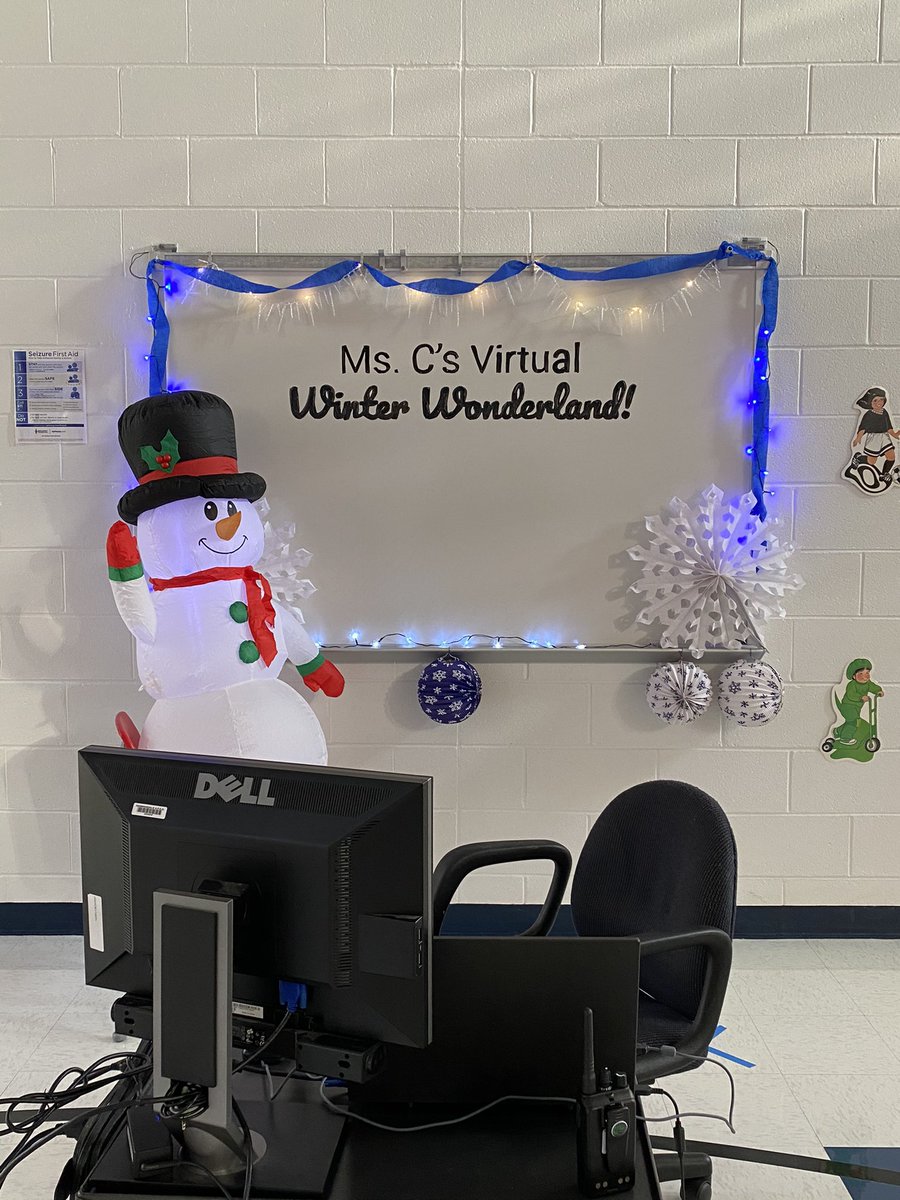 PEwithMsC_'s tweet photo. Kerrydale PEs virtual and in person winter wonderland set up this year! https://t.co/YQKYNAHf0S