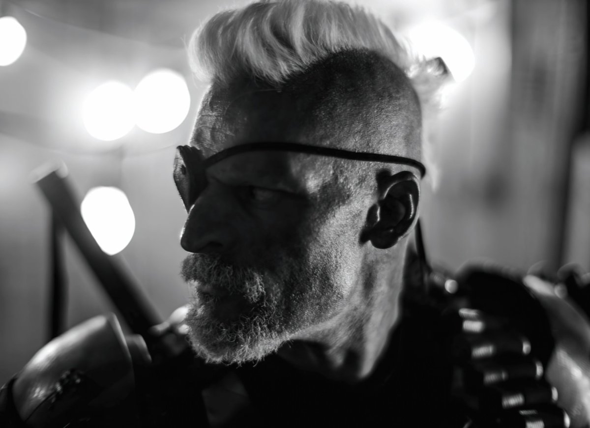 "What can I tell you? Well, I'm back. I made some changes to the character and added my idea, in addition to adding some easter eggs that hardcore fans will appreciate, we'll see if they notice. Working with Zack again was fun."

#SaveDeathstrokeMovie