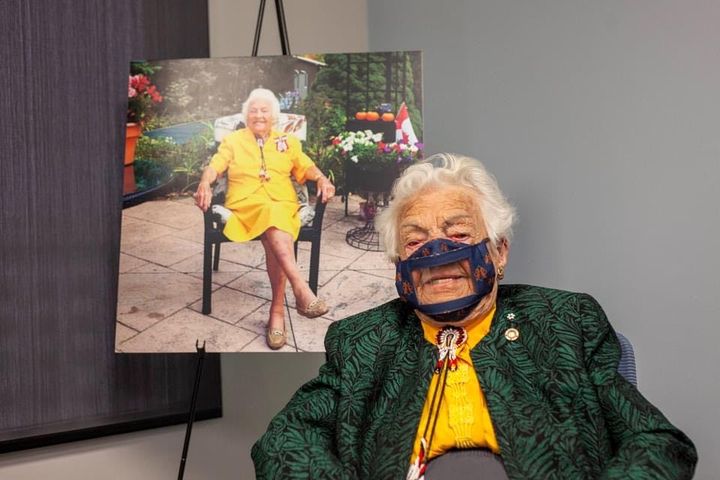 ontario_made's tweet photo. Making communication accessible for everyone. @FoundationComo's @MyAccessMask is the only accessible lip-reading mask made in Ontario with a patent pending, as well as @GovCanHealth approval.
For every mask sold, $1 is donated to @CHHA_AMEC.
 
#OntarioMade #ShareYourSmile https://t.co/87nG0vJtpj