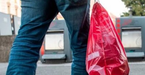 r_bertoli's tweet photo. Certamente bisogna bilanciare gli interessi ma prima di arrivare a questo ragionamento bisognerebbe cercare una differente soluzione che possa garantire la privacy e la dignità di chiunque

https://t.co/AQoBem6VH1

#privacy #covid #federprivacy https://t.co/GZOCYLdqQO