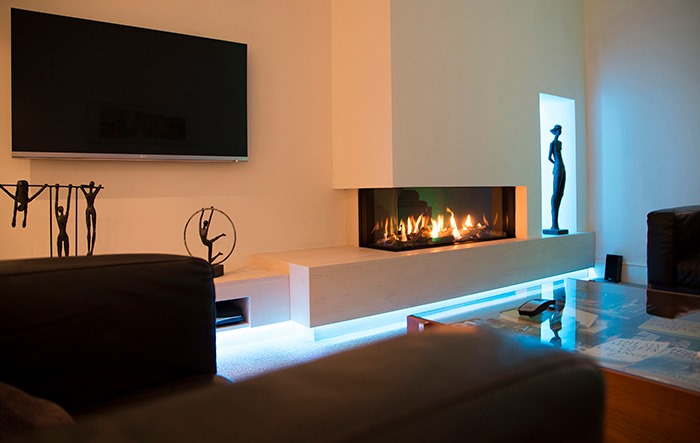 Beautiful 2-sided gas fire with stunning minimalist architecture from one of our top dealers NW Fireplace Centre <a href="/CentreNorthwest/">Northwest Fireplace Centre</a>