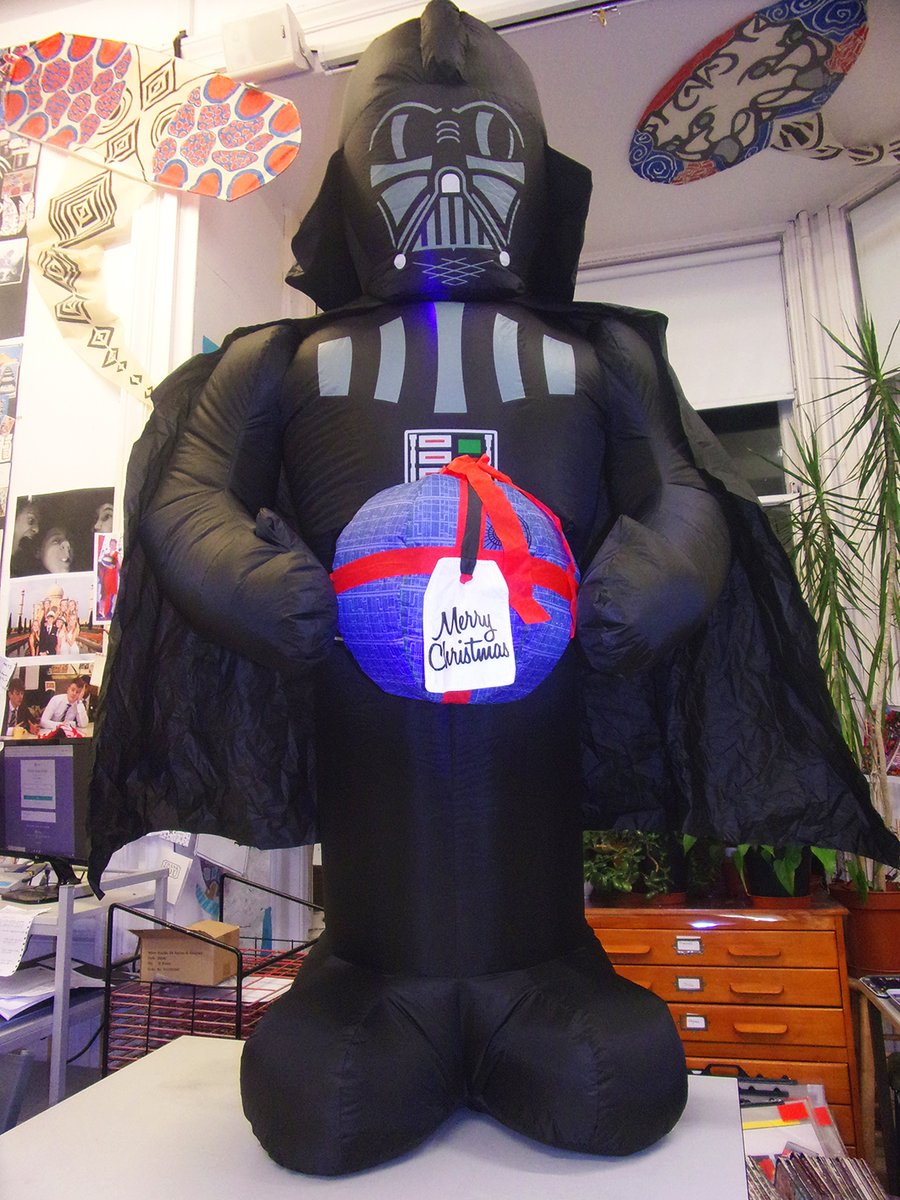 BelmontPurple's tweet photo. Well, you know Christmas is really coming when Darth Vader arrives in the Art Dept... π
Remember to pick out your favourite Christmas jumpers for the festive fun next Wednesday... ππ
@starwars @HamillHimself
#MerryForcemas https://t.co/wFo7X2DaFg