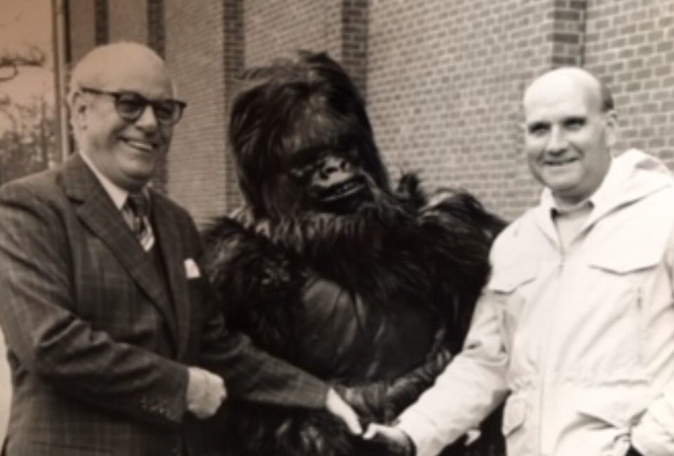 ThatsCarryOn's tweet photo. Film director Gerald Thomas was born on this day 100 years ago.
Here with #PeterRogers and Reuben Martin during the filming of Carry On Emmannuelle, in 1978.
We are proud to preserve and foster Peter and Gerry’s legacy of laughter. #GeraldThomas100 #CarryOnOfficially #BritishFilm https://t.co/jbxNg4HRh3
