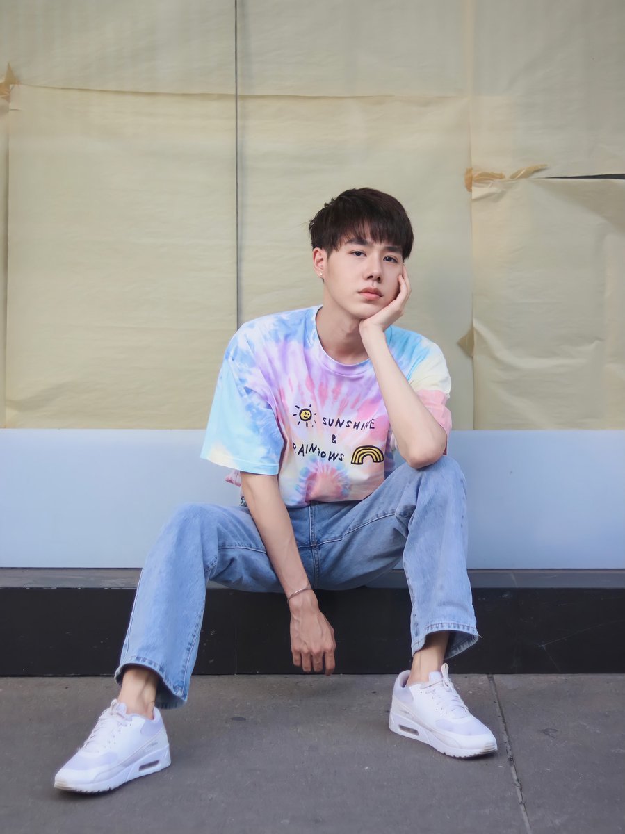 Petchpigz's tweet photo. หน้าง่วงๆ หน่อย 🌈 #Petchpigz https://t.co/5Rwya7HNkb