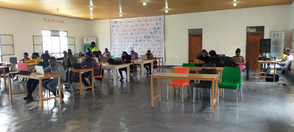 UNESCO_rwanda's tweet photo. As @cnru2020 launch the #AfricaCodeWeek #ACW2020 in 🇷🇼, a young innovator @SolvIT_Africa is explaining their IT educational device enables delivery of educational content to schools off the grid.
@AfricaCodeWeek @ClaireGillissen @AIMS_Next @UnescoEast @REBRwanda @MastercardFdn https://t.co/CeBfIKavnc