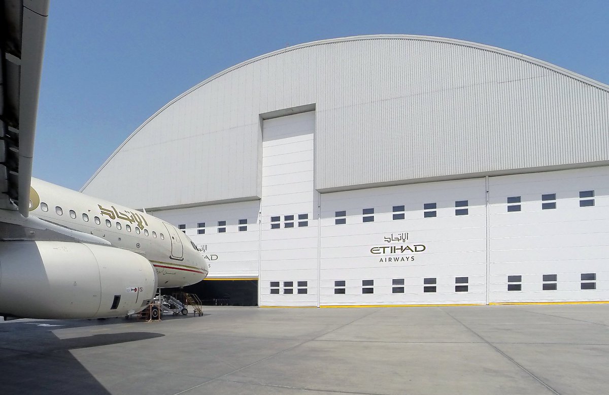 VIdeo in timelapse del montaggio di un portone hangar #championdoor: youtube.com/watch?v=IrfMht… per info contattaci: solvingitalia.com/contatti-solvi… #portonigiganti #hangardoor #portonihangar #etihad #AbuDhabi #abudhabiairport <a href="/door_champion/">CHAMPION DOOR</a>