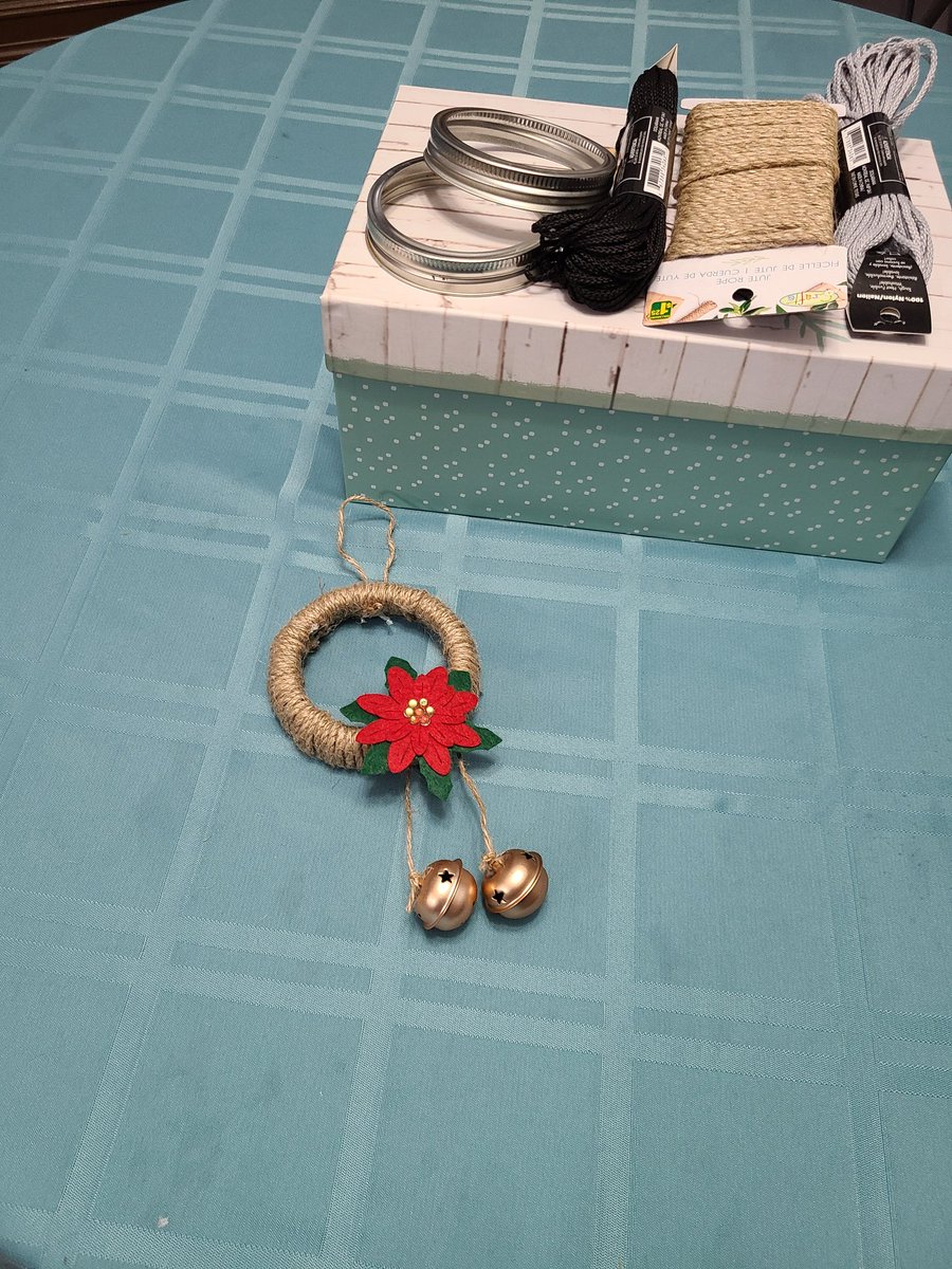 ASLittle1's tweet image. Early morning crafting.