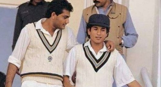 Few  @sachin_rt moments when some other player achieved some feet:Mohd.Azharuddin scored a well deserved ton in Faisalabad test 1989.While he was nearing his ton,a misunderstandng happened while running btw the wickts, non striker Sachin sacrificed his wicket &ran himself out