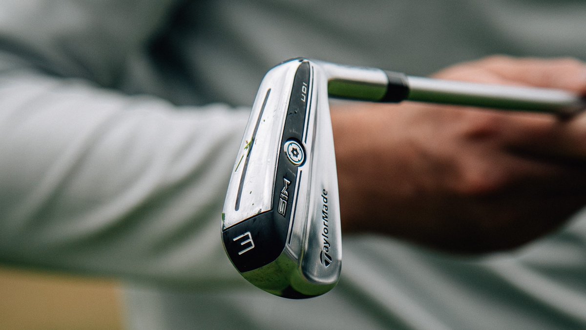 TaylorMadeTour's tweet photo. You’re 223 yards out from the pin on an uphill par-5. Pin is in the back right and the green slopes front to back. Are you going for it? #SIMUDI https://t.co/PXUef7v4fd