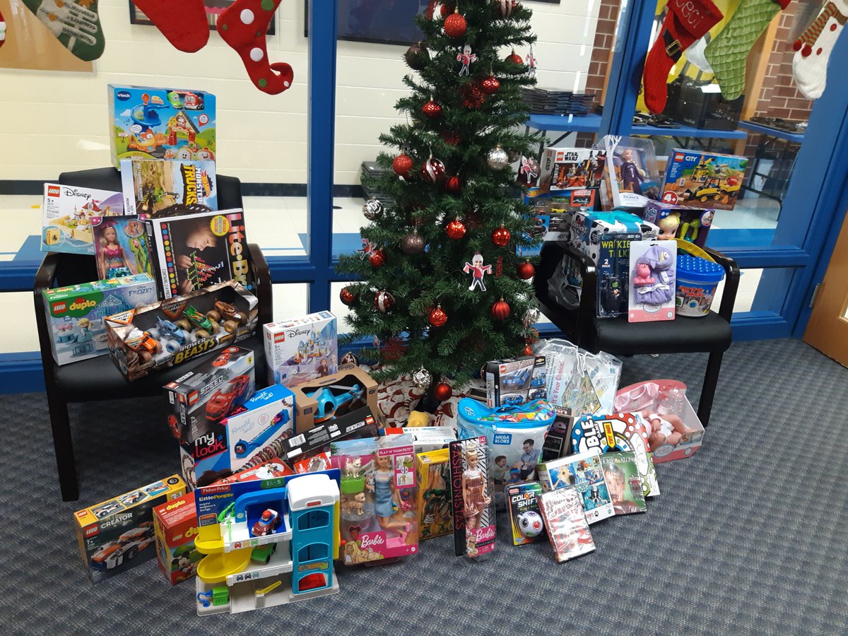 WalnutTrails201's tweet photo. THANK YOU to everyone who donated to the Avery Holiday Toy Drive to provide kiddos at Lurie Children's Hospital with joy this holiday season.  Your compassion and selflessness are beyond appreciated. https://t.co/Z1WMGXKdWo