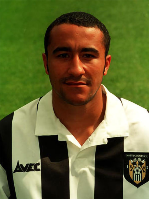 Happy 46th birthday, to former Notts County attacker Justin Jackson who played for the club from 97 to 99. 