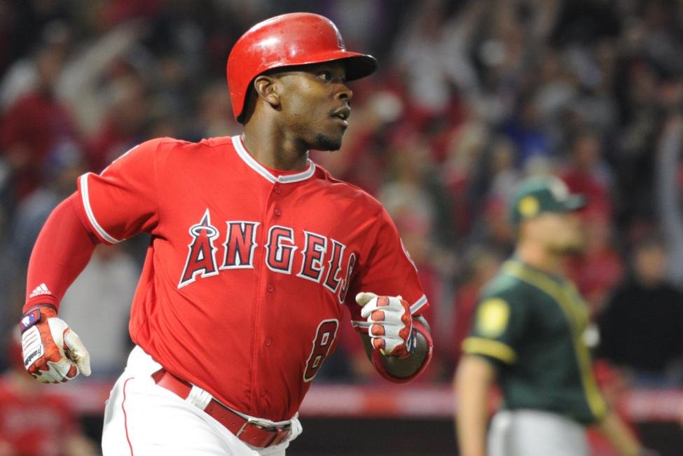 Top WAR Lineup (U Last Names)Must > 50% G @ PositionC: Al Unser (0.4)1B: Willie Upshaw (13.0)2B: Chase Utley (64.4)SS: Juan Uribe (22.7)3B: Gio Urshela (4.6)OF: Justin Upton (33.8)OF: Melvin Upton Jr. (16.8)OF: Del Unser (16.8)DH: Henry Urrutia (-0.1)