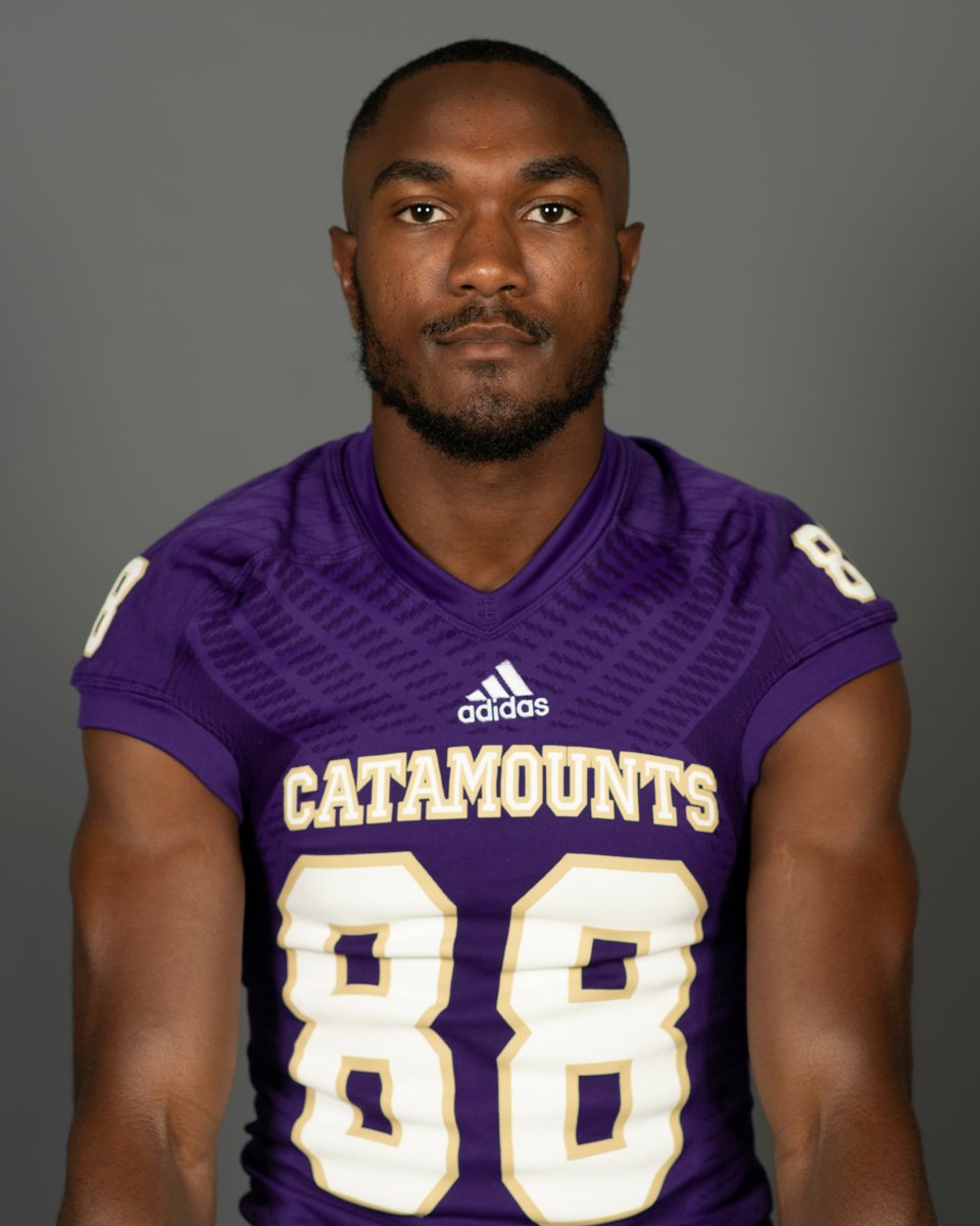 catamount_SAASS's tweet image. Today is our last day of Spring 2020 graduate recognition! 

So burst into love and applause for Mike Murphy, Tyler Mitchell, and Michael "Bubba" Williamson of @CatamountsFB as well as Shawnda Martin of @TrackCatzWCU! 
#alwaysaCatamount #hardworkpaysoff 👏🎓💜💛