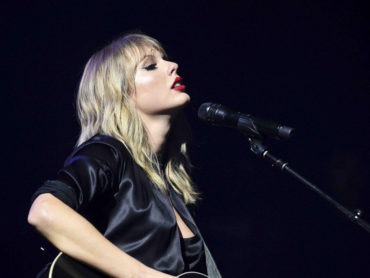 Taylor Swift to release new album 'evermore' at midnight