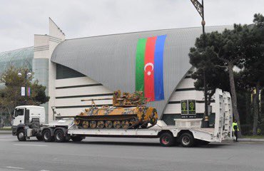 FatihhOzerr's tweet photo. Paşinyan ordumuz  Bakü'ye giricek derken haklıymış.😀

Ermenistan'dan ele geçirilen Zırhli araç'lar 
🇦🇿#Bakü sokakların'da https://t.co/SCDg17iFyo