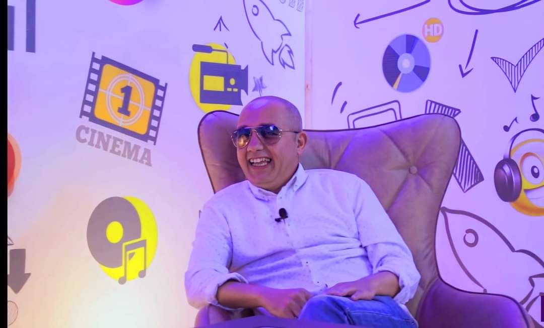 ReligiousComt's tweet image. الفنان رفيق بوبكر، هو ممثل له شهرة واسعة النطاق في المغرب، صرح ذات يوم في شريط فيديو قائلاً: "أنا لست مثلي الجنس.. لكني أحترم الأقليات الجنسية".

رفيق بوبكر سيحاكم في محكمة مغربية بالدار البيضاء، يوم 22 شتنبر، بتهمة "الإساءة إلى الدين الإسلامي". مستمرون في مساند رفيق بوبكر.