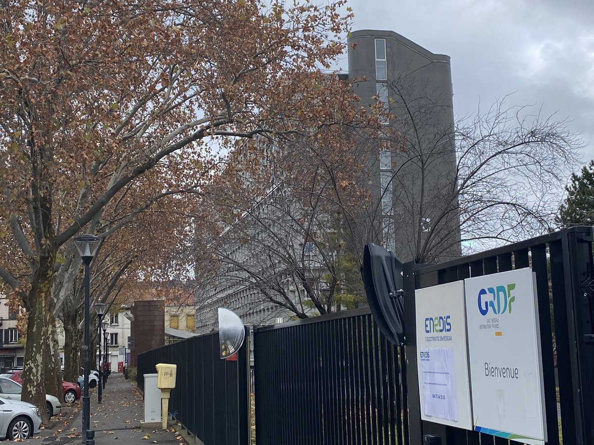 Mateudi_Ronan's tweet photo. ✅Mobilisés pour nos clients, 
✅Mobilisés pour nos collègues en interne,
✅Mobilisés pour la sécurité de nos agents #GRDFsecurite365 :
➡️ Les équipes de programmation de Clermont-Ferrand des Techniciens Gaz de #GRDFSE #APPIALDA #DPPISE  👍
@rouxjulien63 https://t.co/tctUDZUsVO