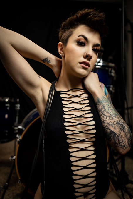 Stickin&rsquo; it to the man https://t.co/W7zkFuP1to<a href="/tag/newprofilepic"class="tags"><span>#newprofilepic</span></a>